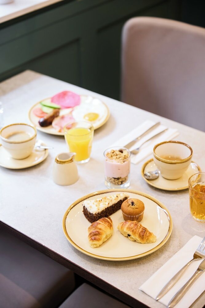 Фото Blandford Hotel