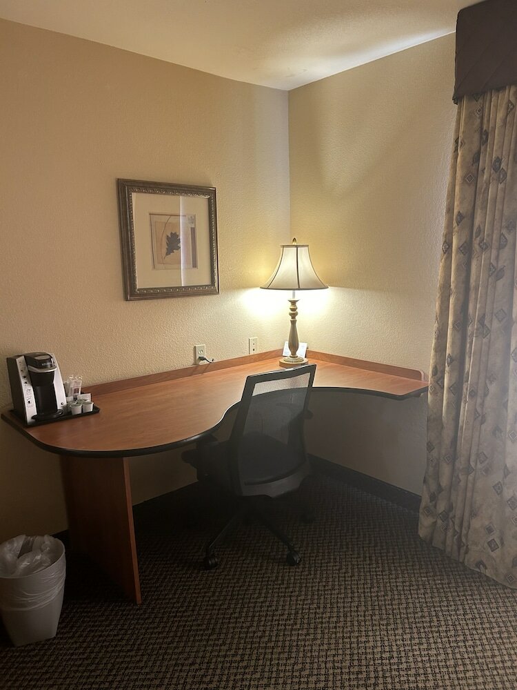 Фото Holiday Inn Express Las Vegas-Nellis, an Ihg Hotel