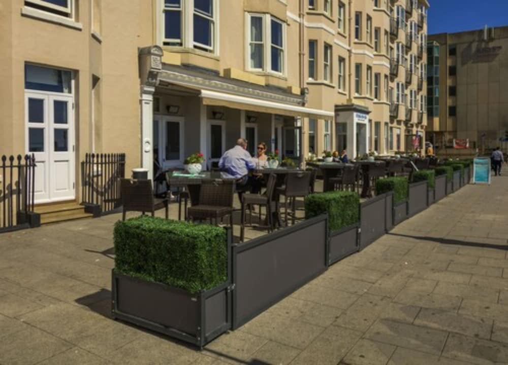 Фото The Old Ship Hotel