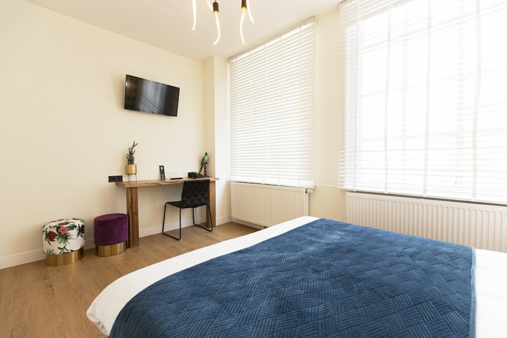 Фото Quentin Golden Bear Hotel