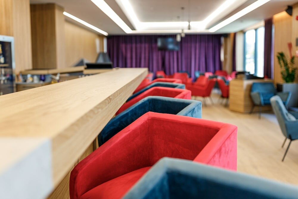 Фото Qosmo Brasov Hotel