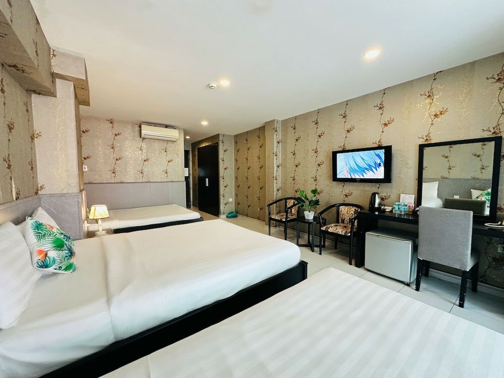 Фото Holiday Hotel