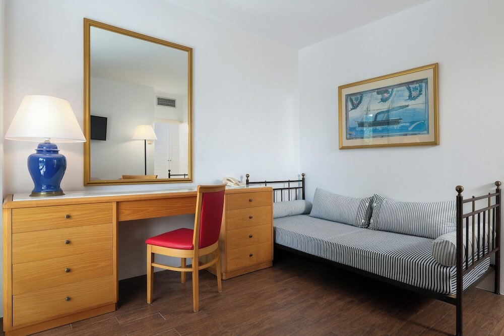 Фото Dionysos Hotel