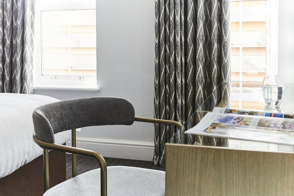 Фото The Lodge Hotel Putney