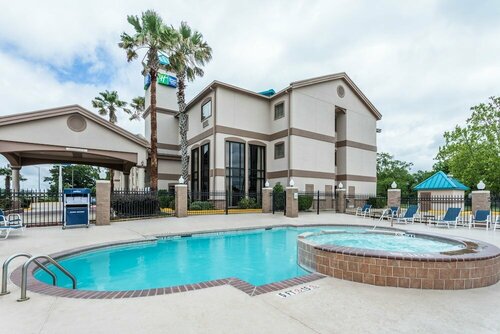 Внешний вид отеля Holiday Inn Express Hotel & Suites Lake Charles, an Ihg Hotel в Озере Шарле, фото 3