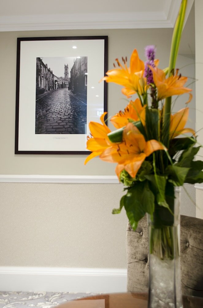 Фото The Bonham Hotel