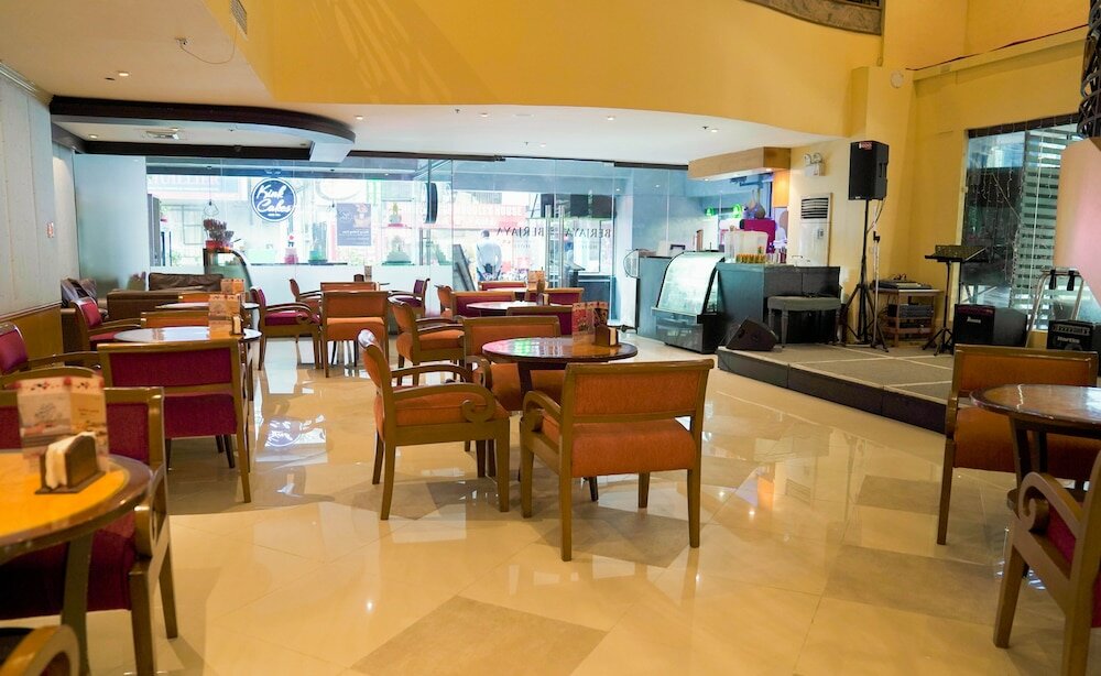 Фото Berjaya Makati Hotel