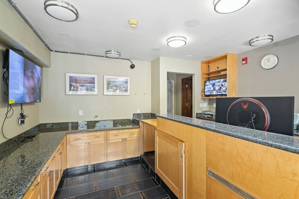 Фото Alexis Park Hotel