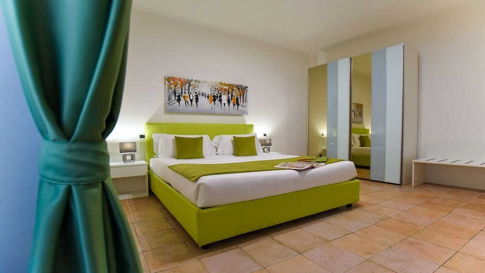 Фото MyTALE Creative Academy Hotel