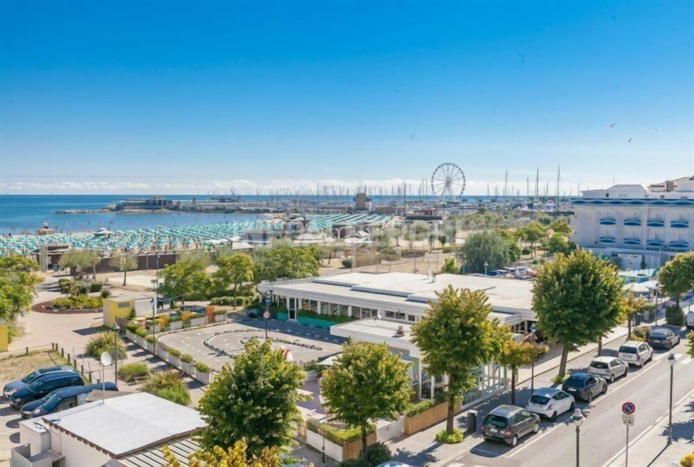 Фото Hotel River