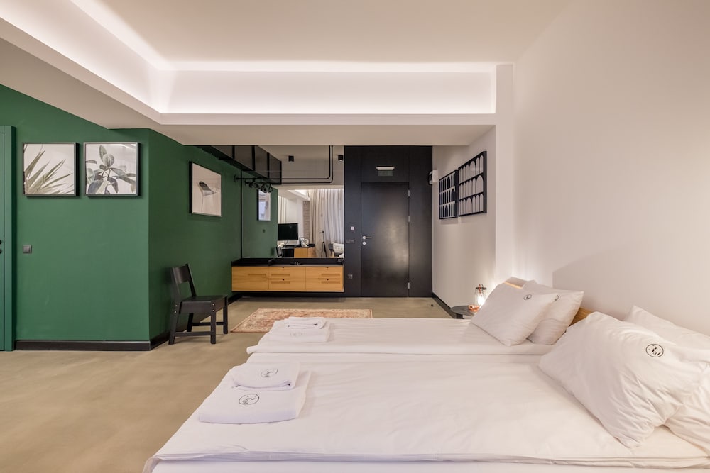 Фото R34 Boutique Hotel