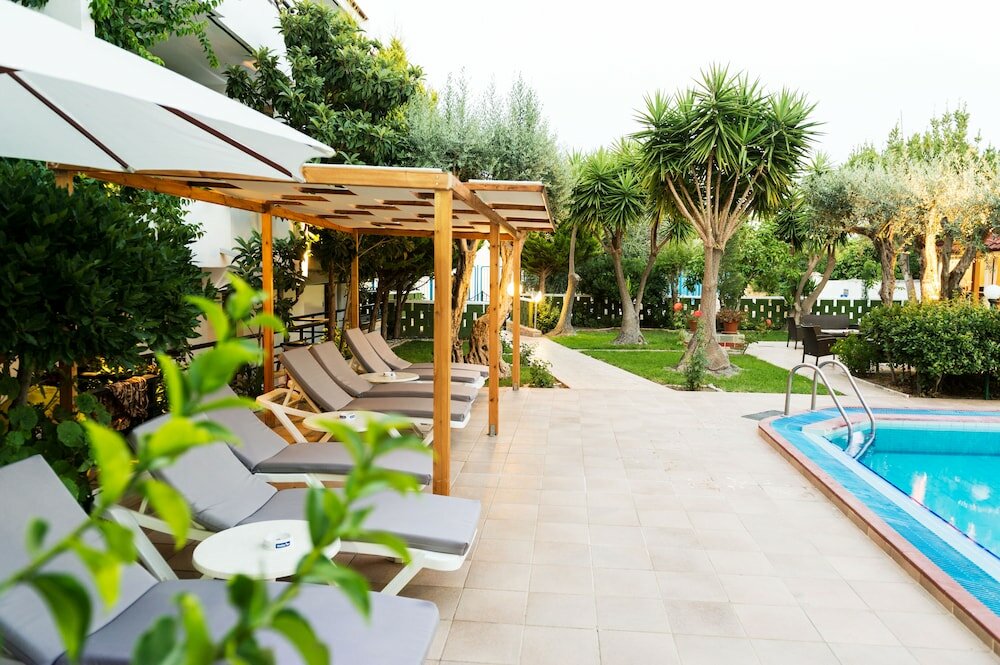 Фото Апарт-отель Terinikos