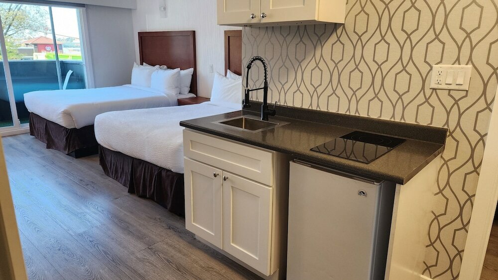 Фото The New 401 Inn