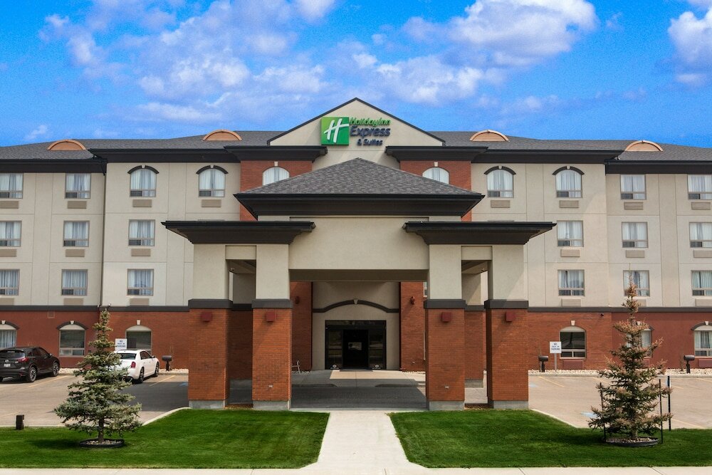 Фото Holiday Inn Express Hotel & Suites Whitecourt, an Ihg Hotel