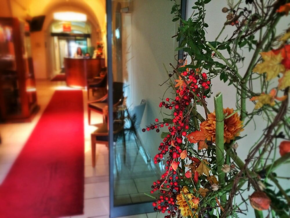 Фото Hotel Ambassador