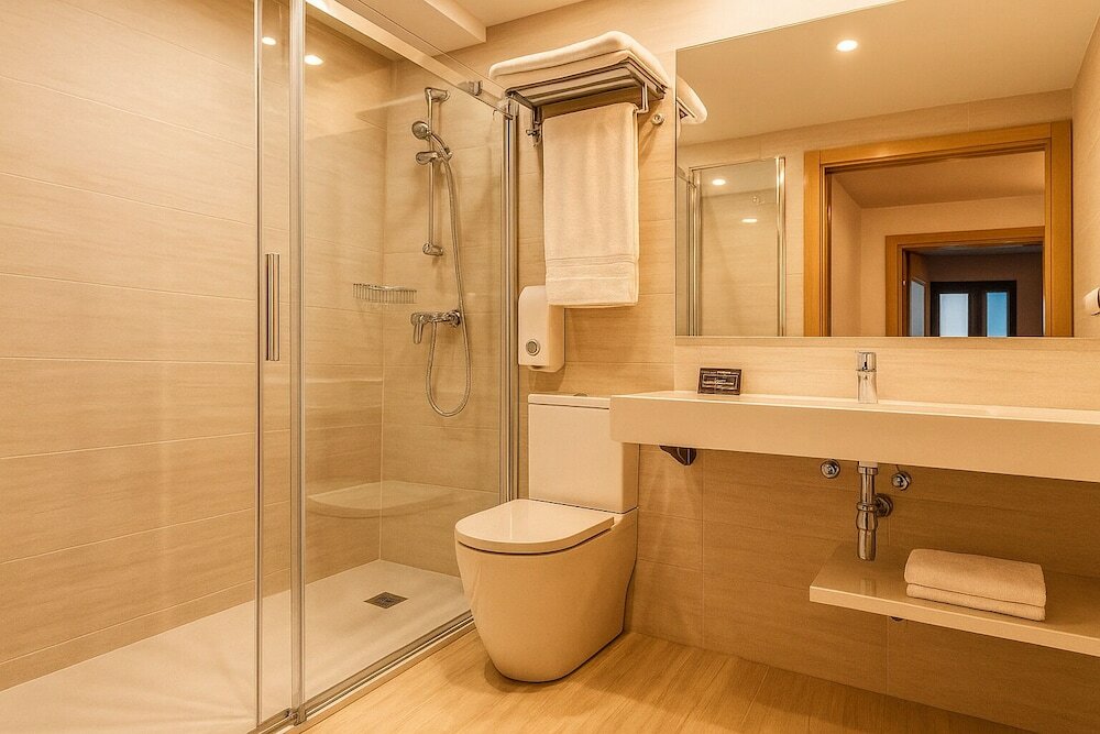 Фото Hotel Tjs Royale