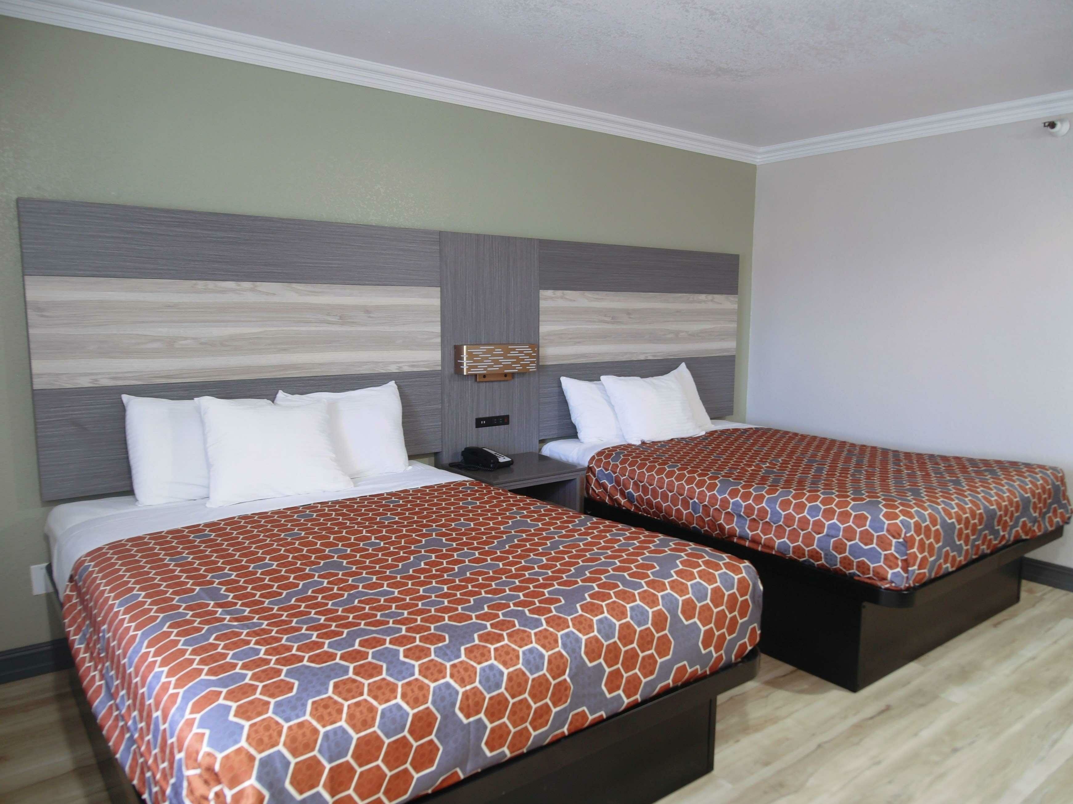 Фото Americas Best Value Inn Rialto