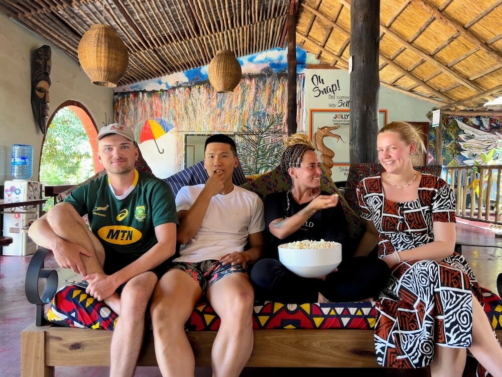 Фото Jollyboys Backpackers