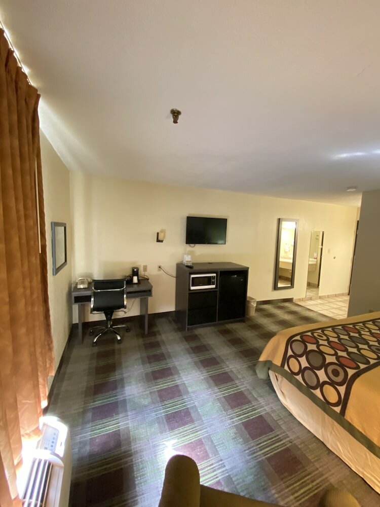 Фото Super 8 by Wyndham Metropolis