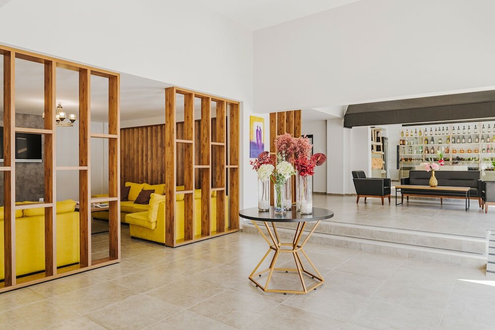 Фото Uptown Buyuk Anadolu Girne Hotel