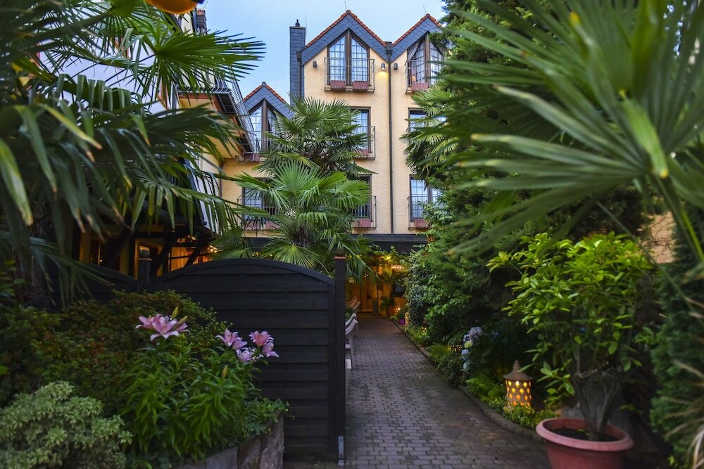 Фото Hotel Bommersheim