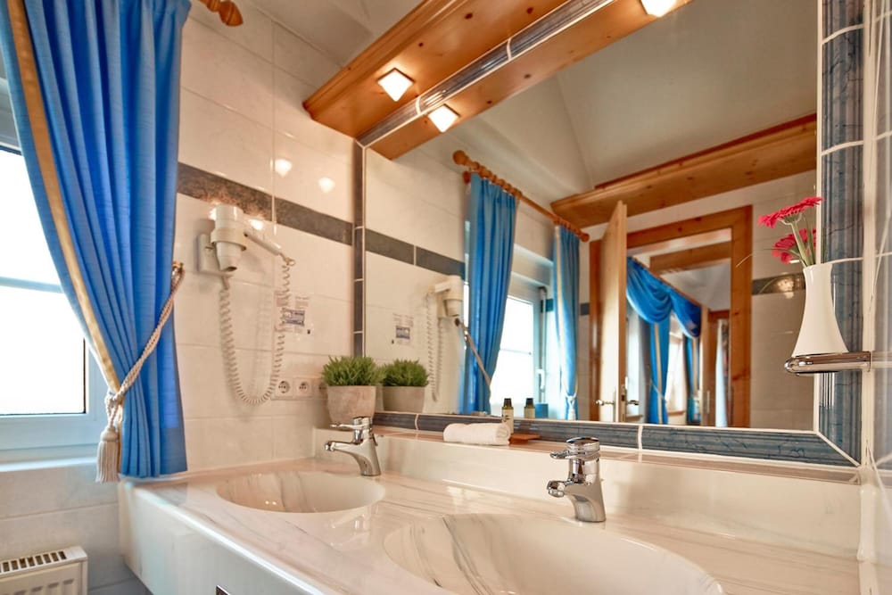 Фото Hotel Bommersheim