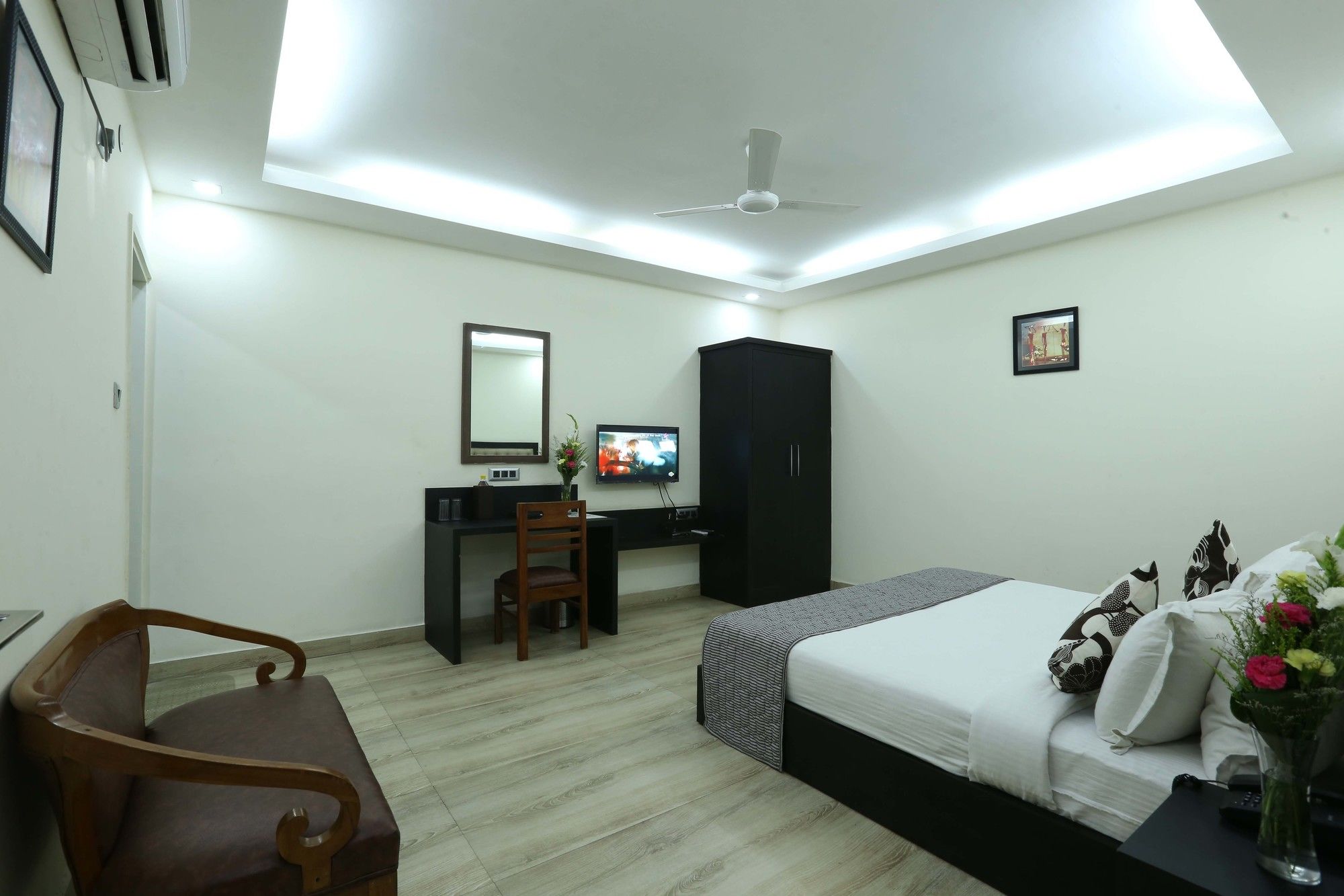 Фото The Metropolitan Hotel and SPA New Delhi