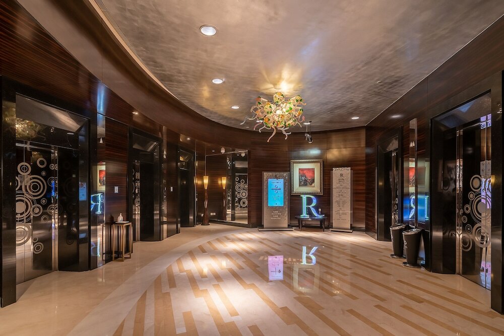 Фото Renaissance Shanghai Yu Garden Hotel