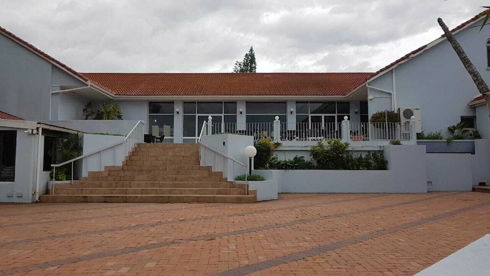 Фото Wilderness Beach Hotel