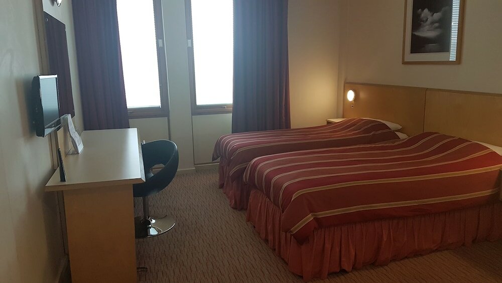 Фото St Giles Heathrow Hotel