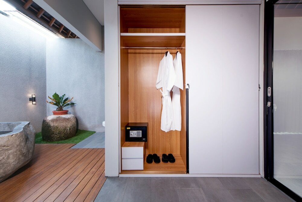 Фото Villa DeDayuh Seminyak