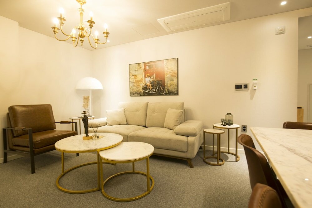 Фото Uh Suite The Jongno