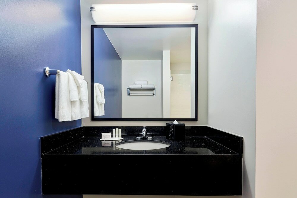 Фото Fairfield Inn & Suites by Marriott Indianapolis Downtown