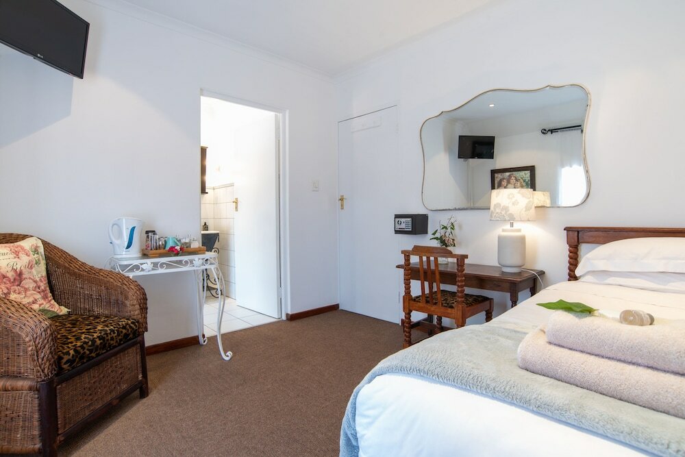 Фото 5th Avenue Gooseberry Guest House