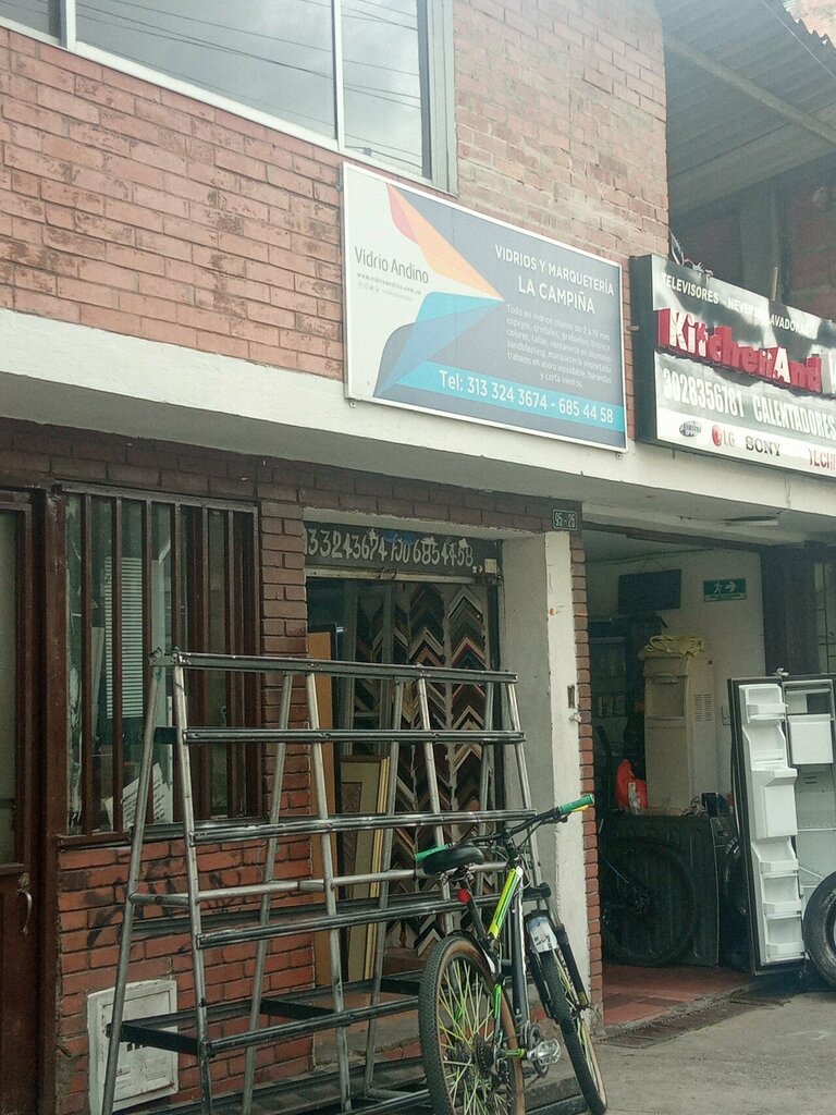 Glass workshop Vidrios y Marquería La campiña, Bogota, photo