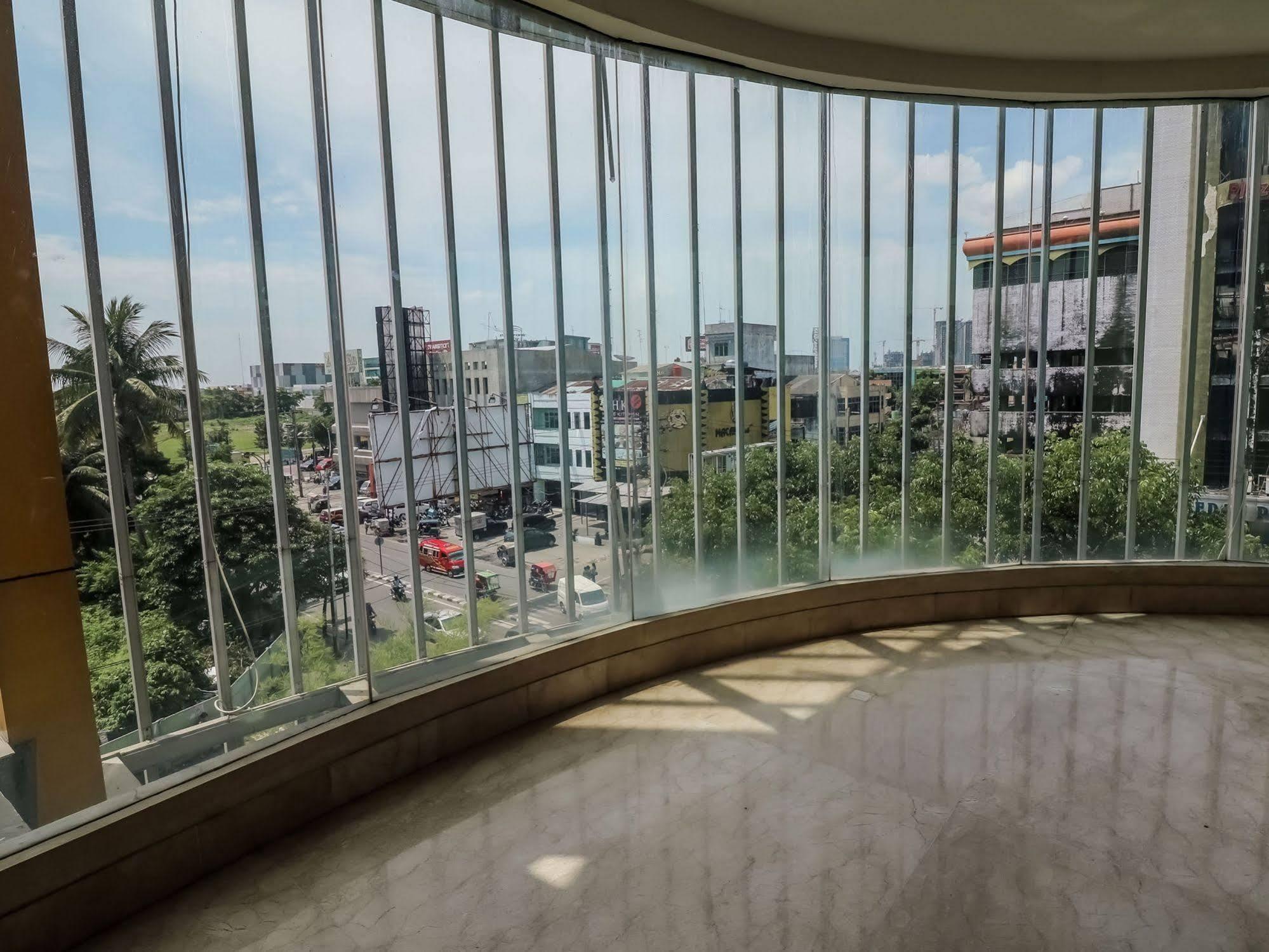 Фото Hotel 61 Medan
