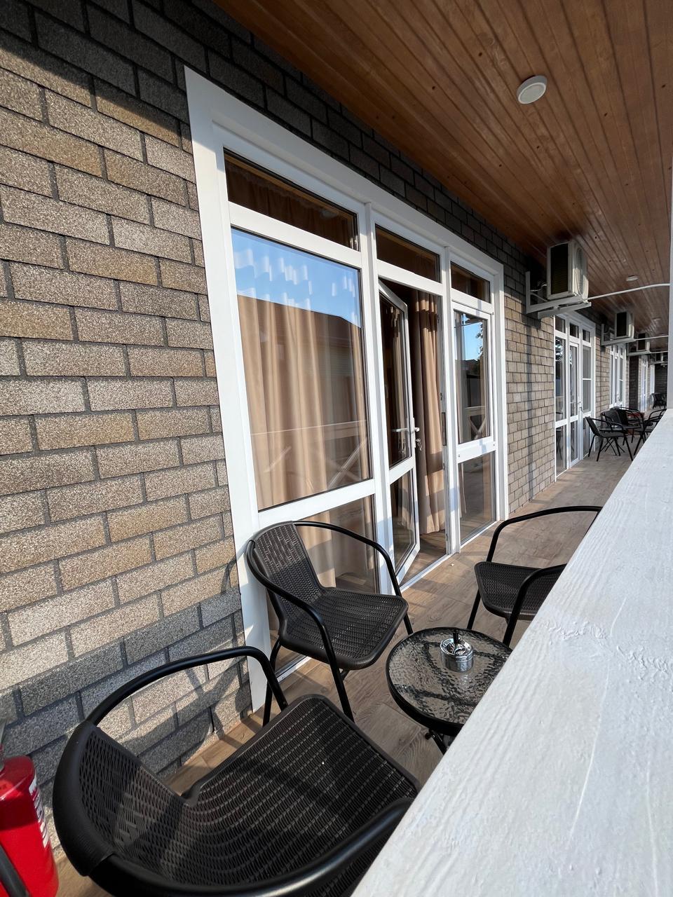 Фото До'Моря рядом