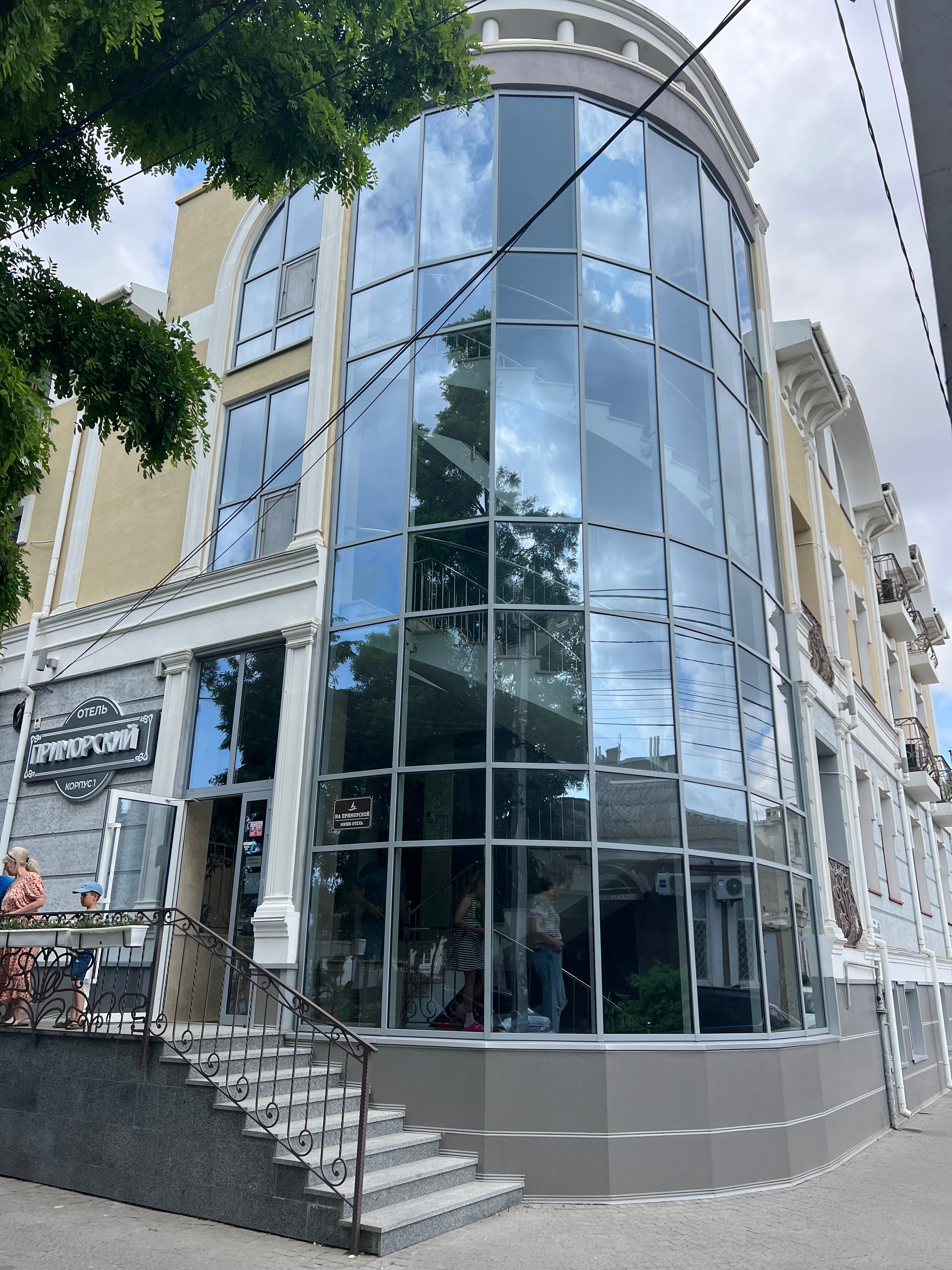 Фото отеля 1