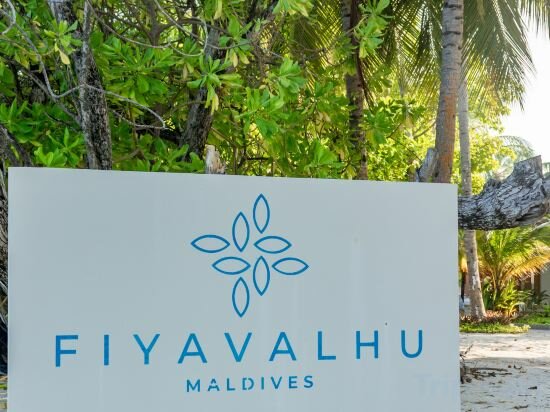 Фото Fiyavalhu Resort Maldives