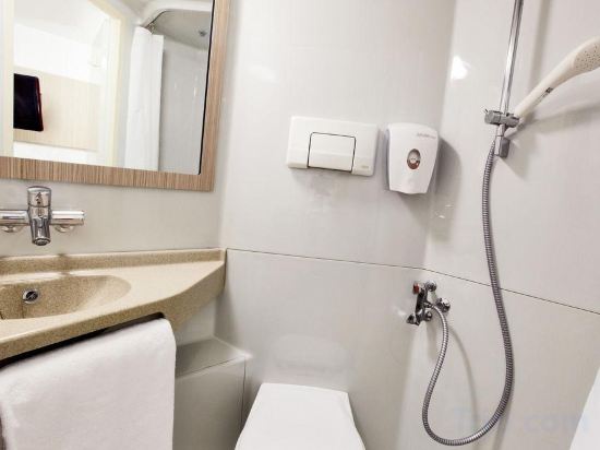 Фото Premiere Classe Biarritz