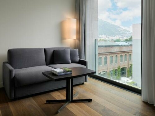 Гостиница Hilton Lake Como в Комо