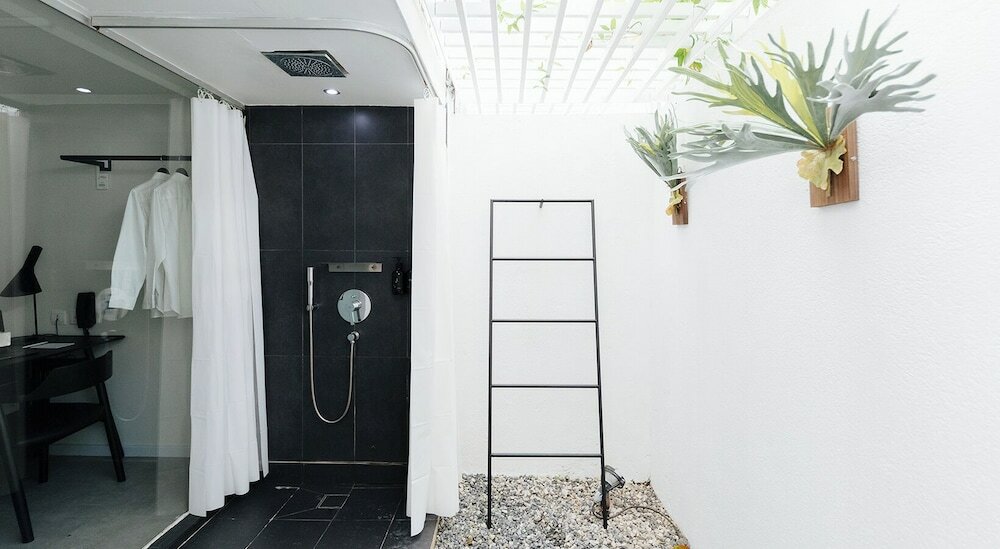 Фото Lloyd's Inn