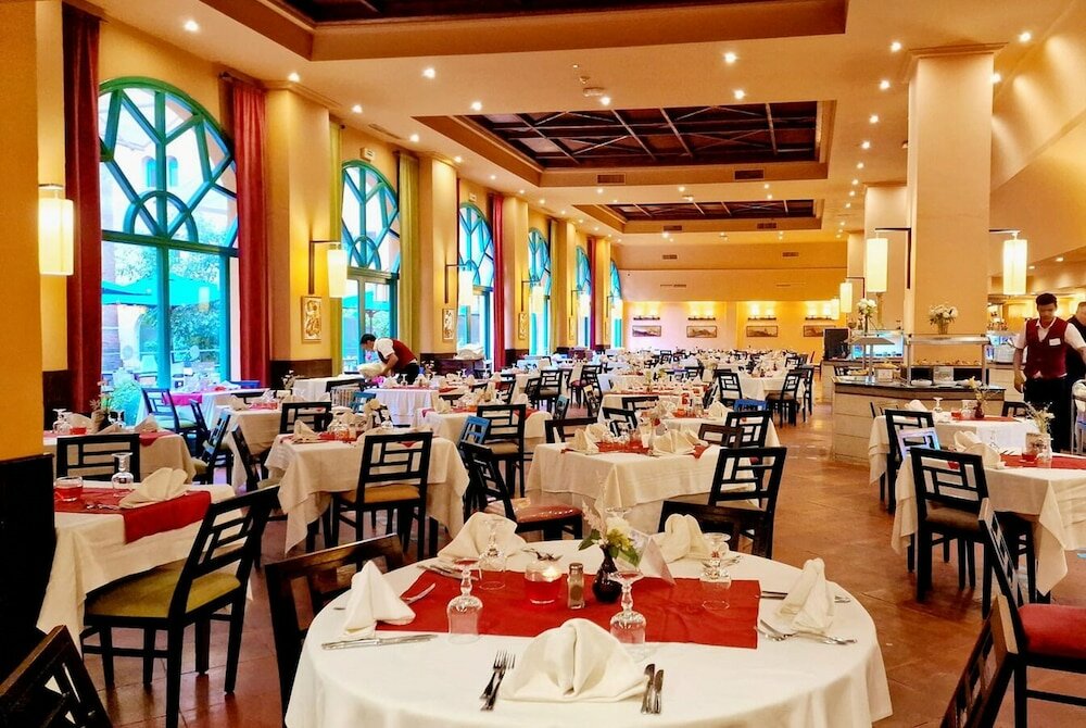 Фото Alhambra Thalasso Hotel