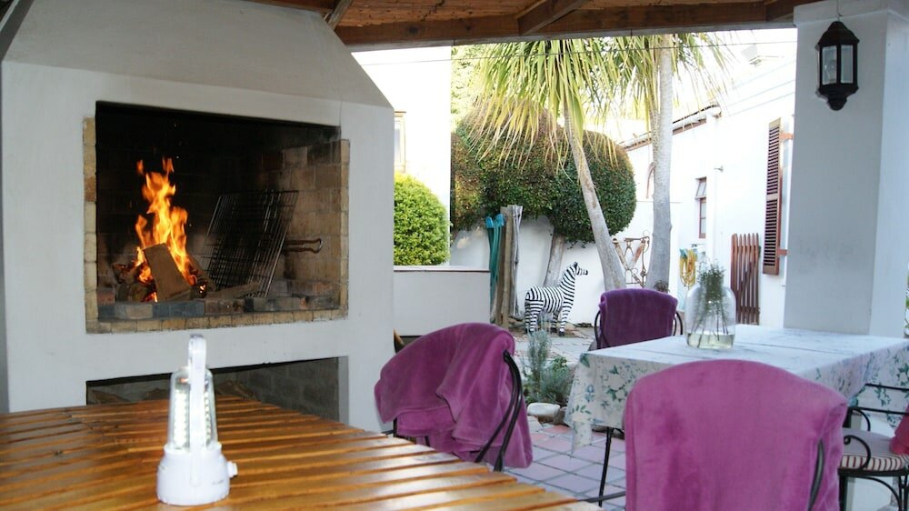 Фото Gubas De Hoek meet eat sleep