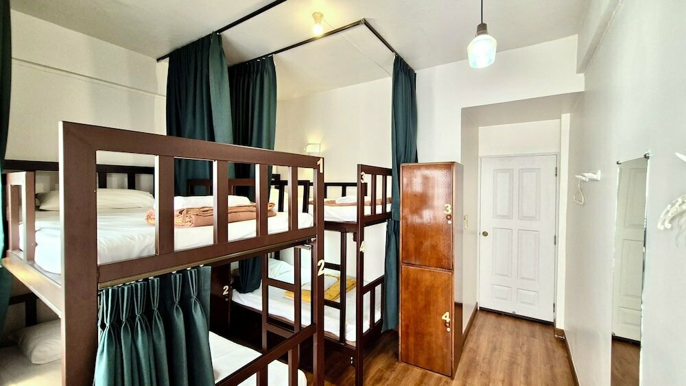 Hostel Tini Kati Hostel Silom Bird House, Bangkok, photo