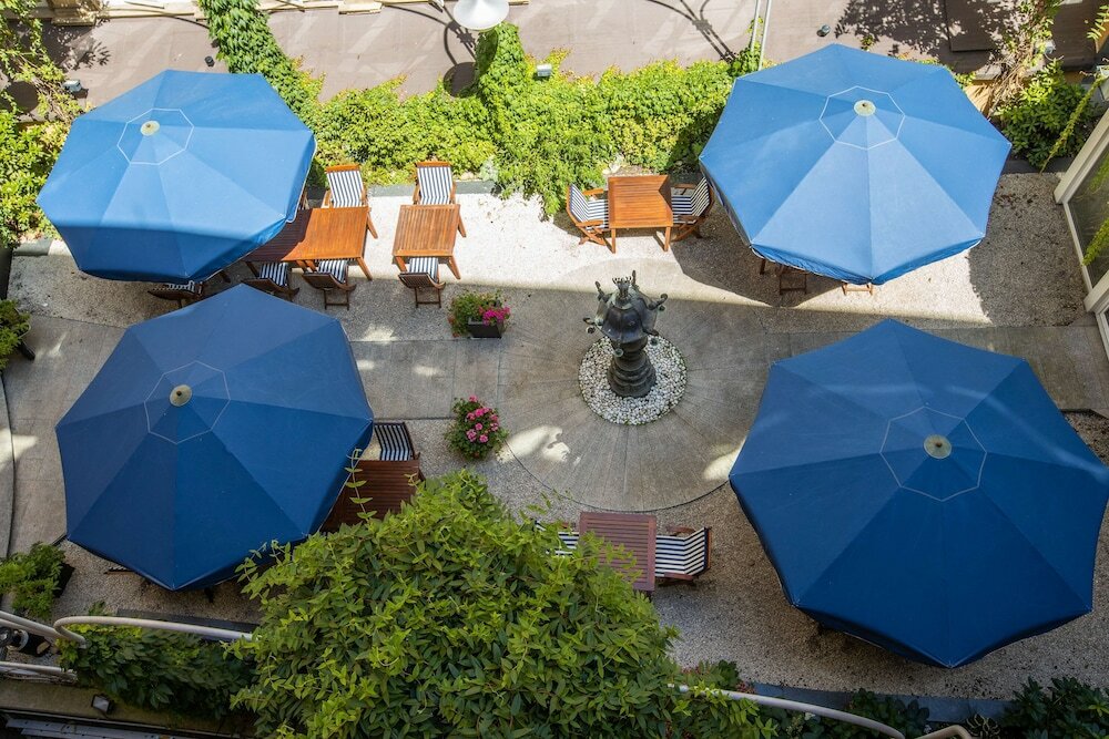 Фото Radisson Blu Schwarzer Bock Hotel