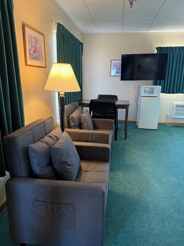 Фото Americas Best Value Inn Torrington