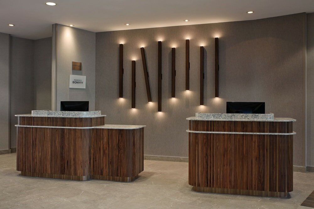 Фото Courtyard Mississauga - Airport Corporate Centre West