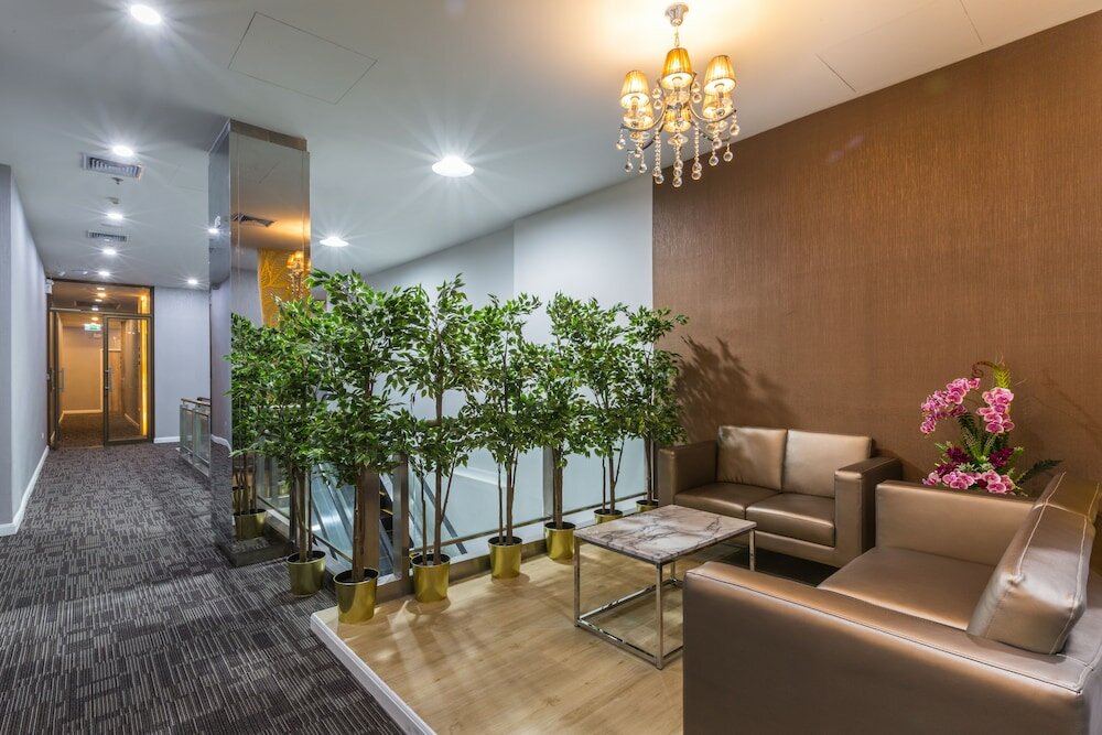 Фото Leela Orchid Hotel