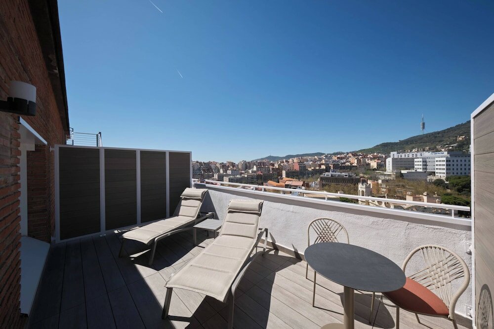 Фото Отель Catalonia Park Güell